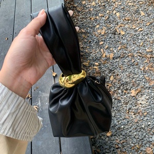 多功能百褶云包女士高端小众设计流行通勤手提包小手袋来样定做
