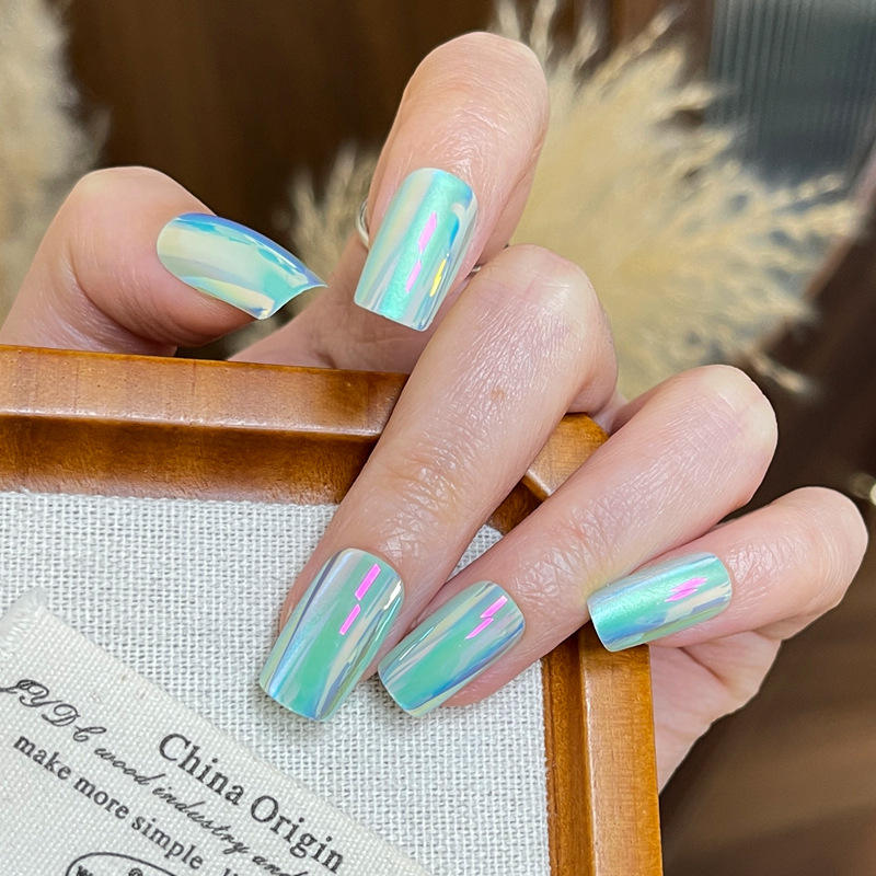 BZ1951ดอกไม้สีแดงและต้นหลิวสีเขียว