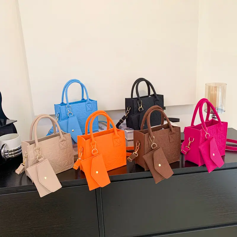 2023 yeni düz renk 2-piece kare çanta ile kese moda çanta kızlar için keçe çanta el plaj çantası