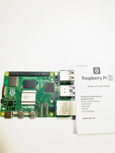Original Raspberry Pi5 4GB Desktop Starter Kit Himbeer Pi PC 5 Modul 5b Linux Mini Computer Himbeere