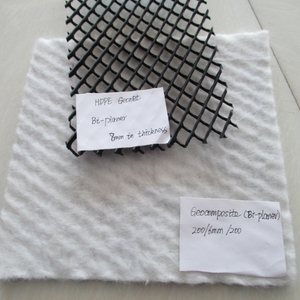 เครือข่ายระบายน้ําคอมโพสิต พลาสติก 3 มิติ ตาข่ายระบายน้ํา Geocomposite ตาข่ายระบายน้ําสามชั้น 3 มิติ - Product Image 3