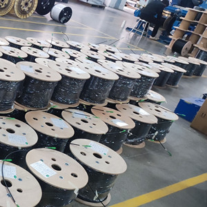 FONGKOダブルジャケット0.9mmLSZH HDPE 500m OD4.6mm光ファイバーケーブルGJYFJXY1コアG657A2光ファイバーケーブル