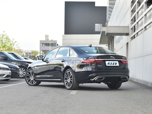2023 Jaguar XFL 5 koltuklu konfigürasyon araba ile tasarlanmış ileri teknoloji ve üstün konfor içeren lüks bir araç - Product Image 4