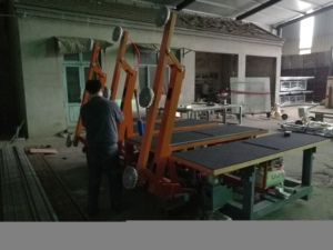 Mesa de carga y rotura de vidrio flotante de aire móvil automática Excelente máquina de trabajo para procesamiento de vidrio - Product Image 4