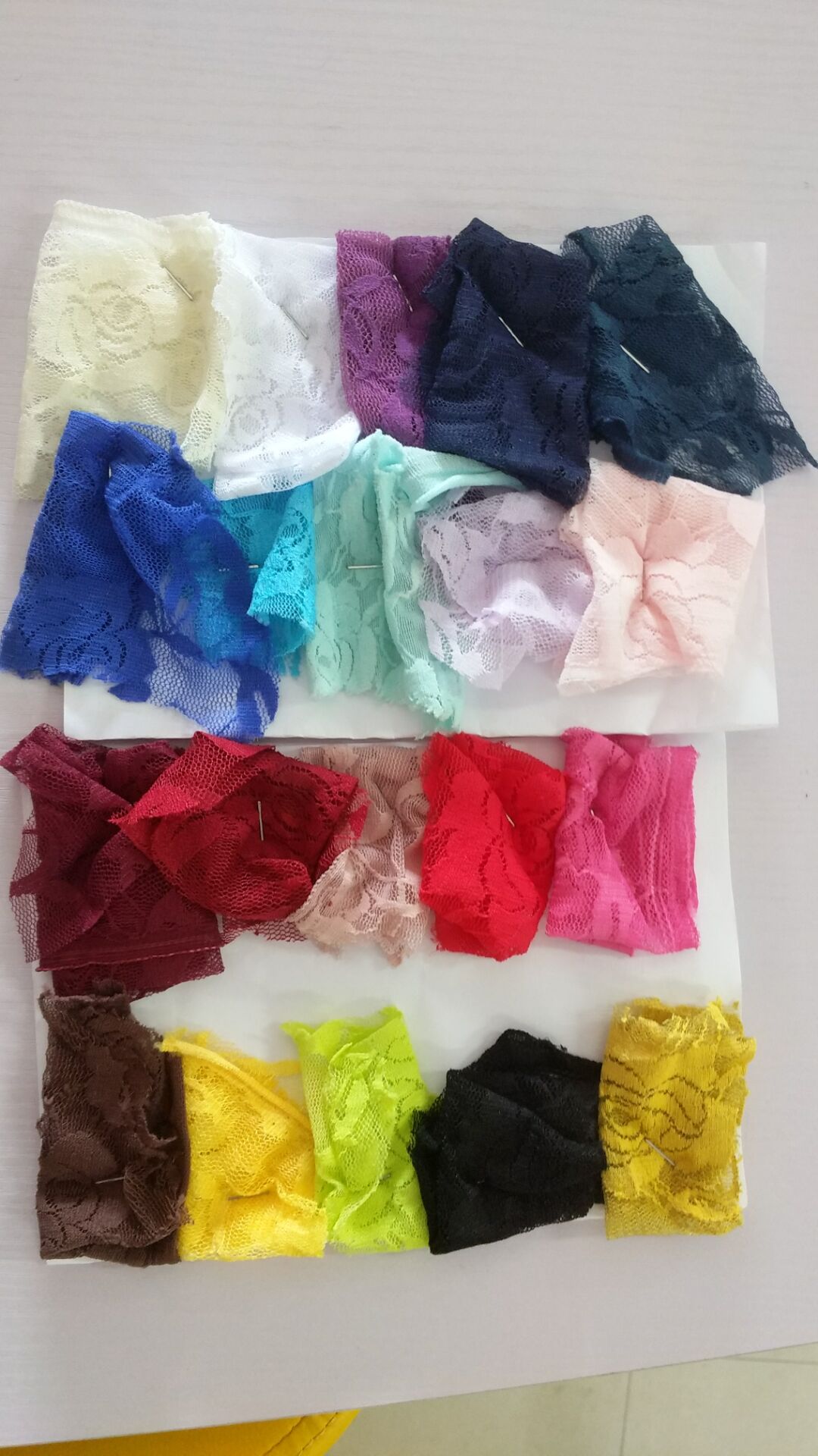 autres couleurs de dentelle