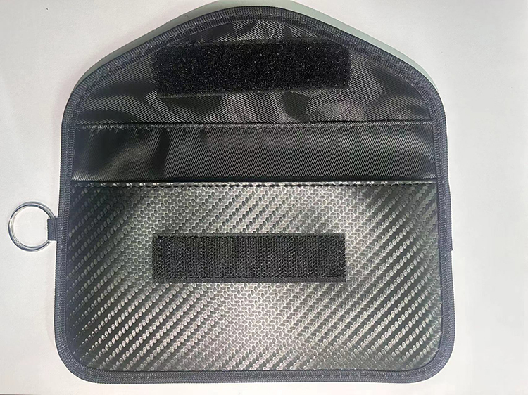 fibra de carbono negro