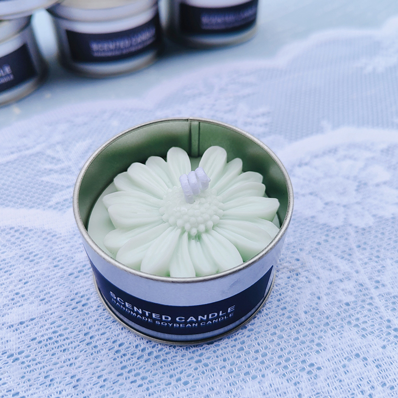 Green daisy