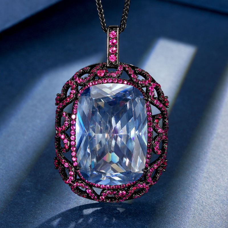 Pendentif plaqué Or Noir Blanc Bleu avec chaîne Chopin