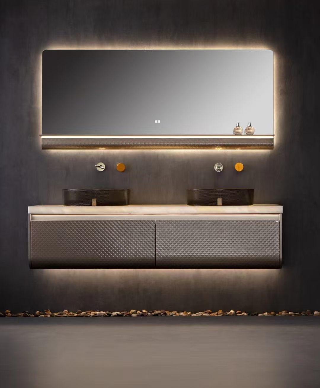 สีน้ำตาล