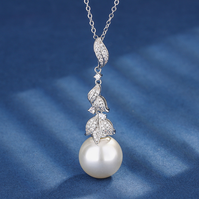White Pearl Pendant with chain