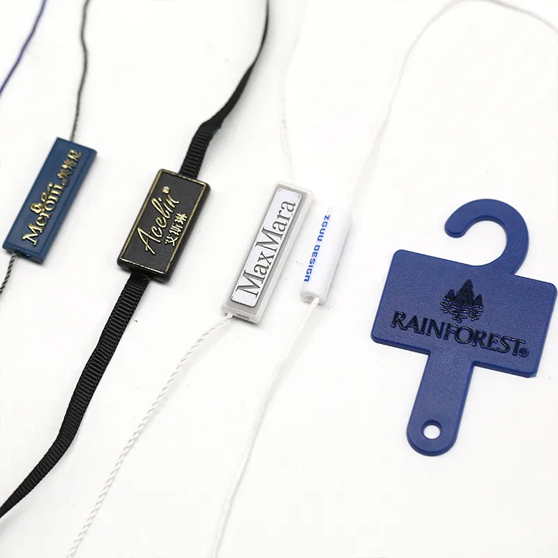 Etiquetas de embalaje de ropa, etiquetas de nailon con logotipo personalizado en relieve, cuerdas de papel colgante de plástico para ropa, logotipo propio