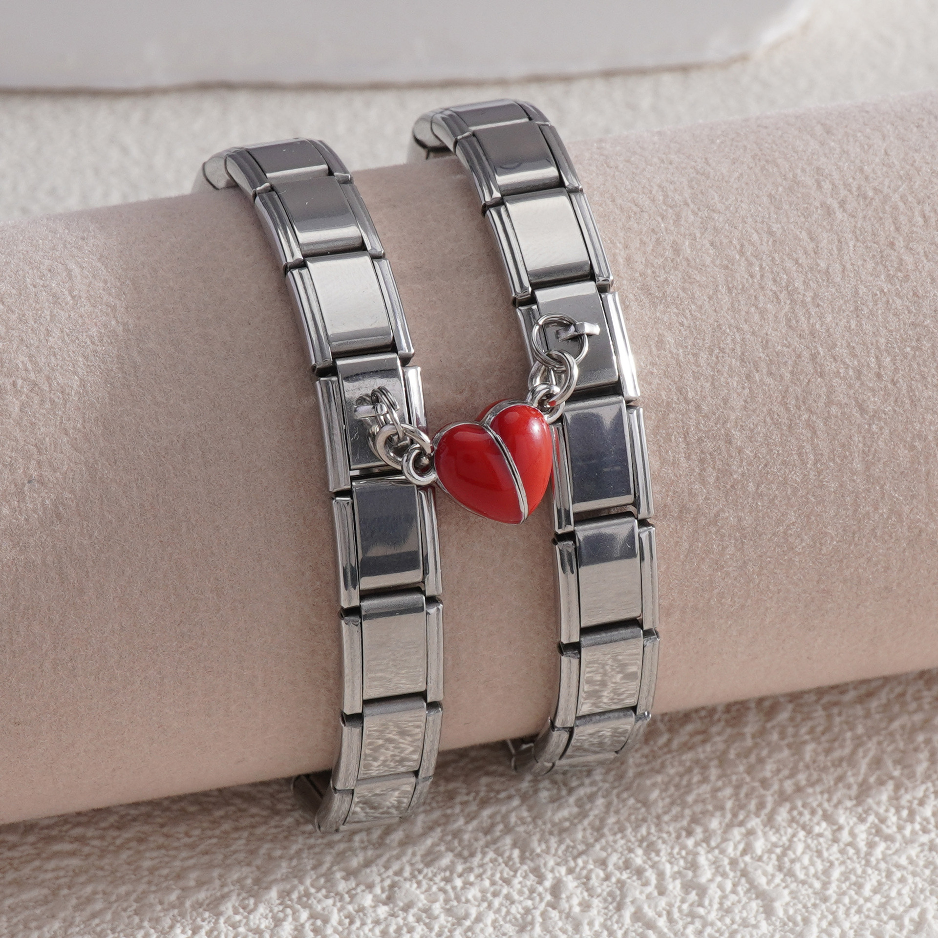 Red (2 straps 1 module pendant)