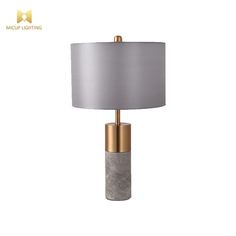 สีเทาเข้ม