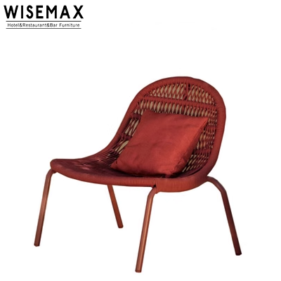 Chaise à dossier bas