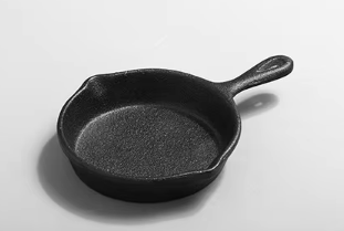 Poêle à frire noire de 20 cm