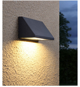 IP65防水アルミニウム屋外アップダウン<span class=keywords><strong>LED</strong></span>ウォールライトアップガーデンライト、3000Kウォームライト付き