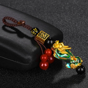 Moda toptan altın kaplama sıcaklık boyama değişen Charm Feng Shui <span class=keywords><strong>Piyao</strong></span> anahtarlık Feng Shui Pixiu anahtarlık çanta