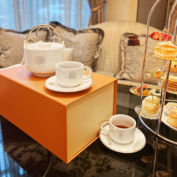 1 pot 2 tasses 2 soucoupes