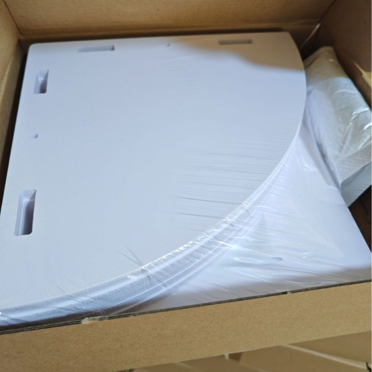 White five-layer plastic seal