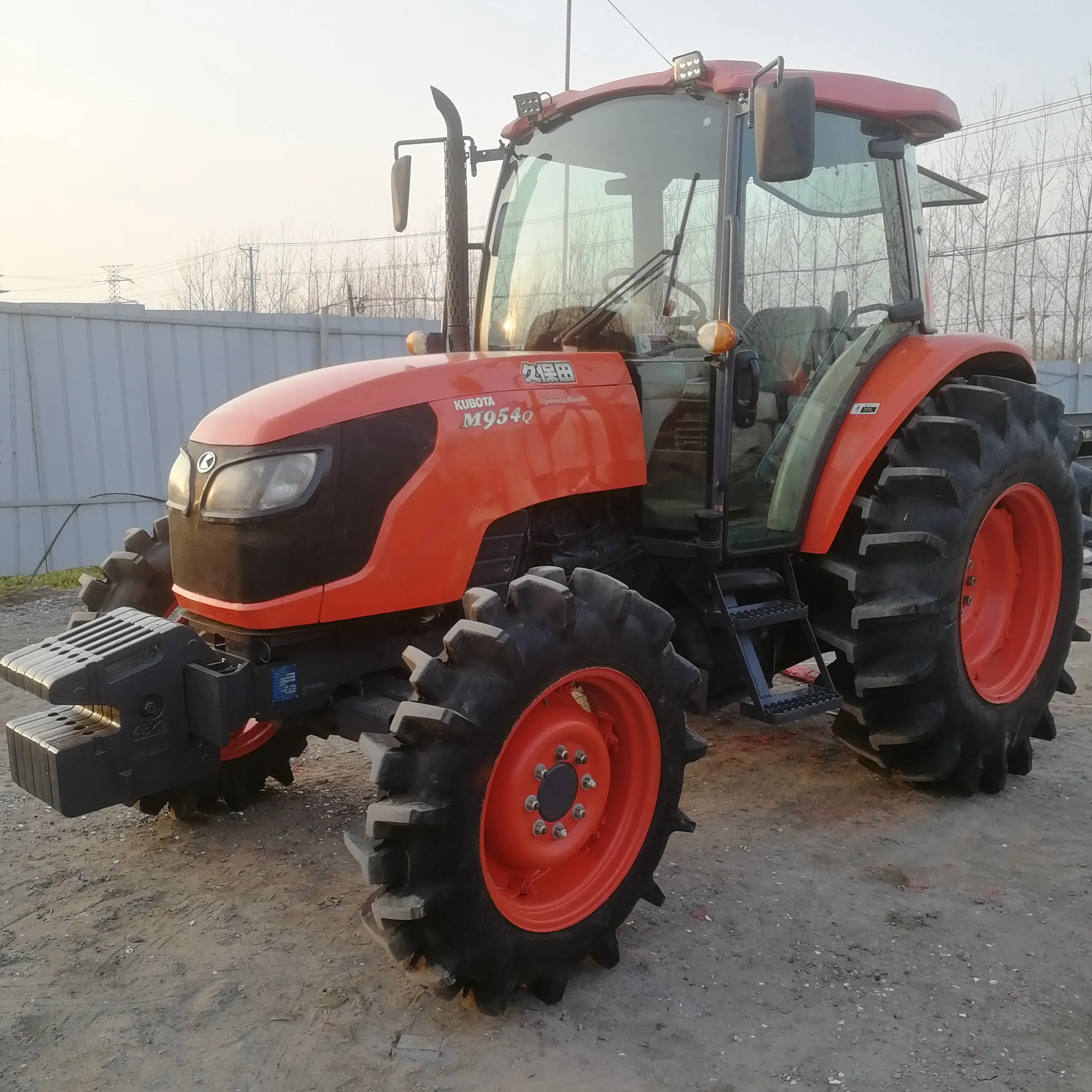 Trattori usati Kubota M954Q 95HP compatto frutteto fattoria di grandi dimensioni 4WD ruota trattore giapponese agricola attrezzature agricole