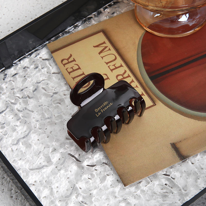 style acétate couleur café