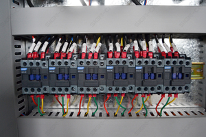 SIGN A2-1325-1 * 6 <span class=keywords><strong>CNC</strong></span> <span class=keywords><strong>Router</strong></span> Machine com Servo Motors e Redutores para Processamento de Madeira