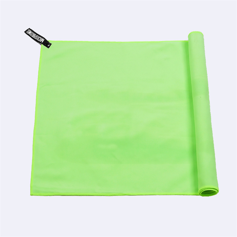 สีเขียวอ่อน