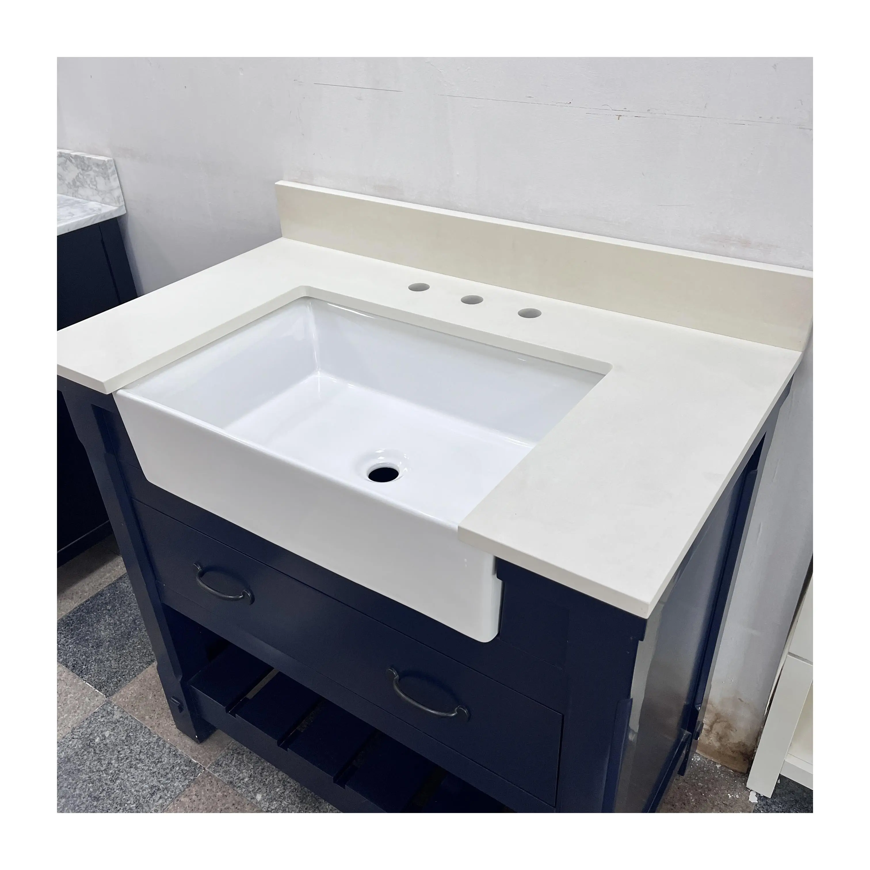 Kings-Wing bán chạy nhất đánh bóng dày 20mm lý tưởng cho phòng tắm hiện đại Vanity với bồn rửa Thiết kế Thạch anh trắng tinh khiết mô hình smb006