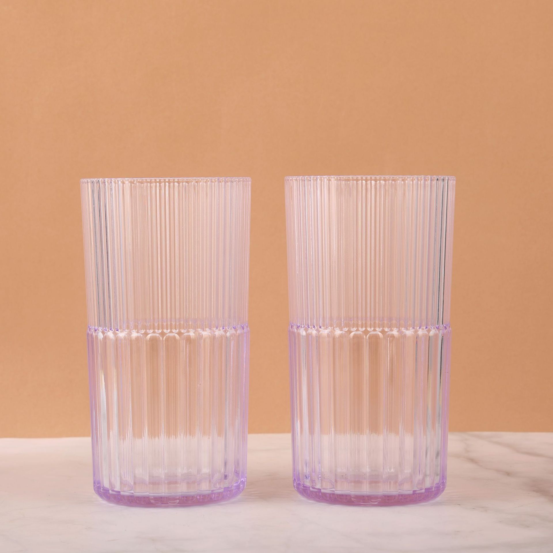 Vaso alto con rayas verticales