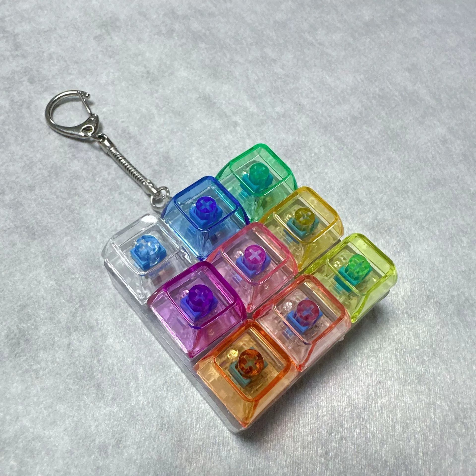สีสันสดใส E