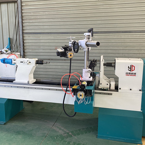 Máquina de torno de madera CNC con conveniente sistema de carga automática - Product Image 4