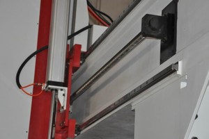 1325 5 <strong>Axis</strong> <strong>CNC</strong> <strong>Router</strong> <strong>Rotate</strong> Spindle Milling Engraving Machine - Product Image 3