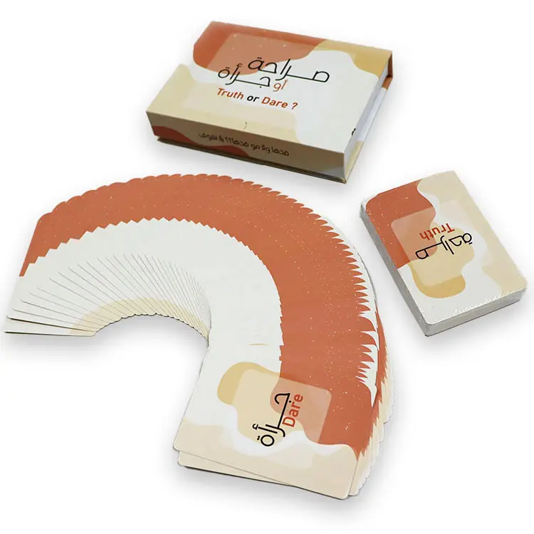 Özel baskılı yetişkin parti oyun kartları ücretsiz örnek arap İngilizce gerçeği cesaret oyunu Logo ile kişiselleştirilmiş kağıt ürün