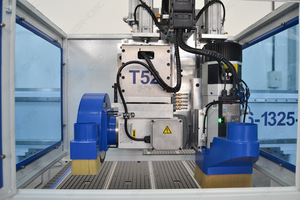 Heavy Duty Faça De Madeira 1530 <span class=keywords><strong>Atc</strong></span> <span class=keywords><strong>CNC</strong></span> <span class=keywords><strong>Router</strong></span> Máquina <span class=keywords><strong>CNC</strong></span> Madeira <span class=keywords><strong>Router</strong></span> Escultura Móveis Porta Fazendo <span class=keywords><strong>CNC</strong></span> <span class=keywords><strong>Router</strong></span> para Móveis De Madeira