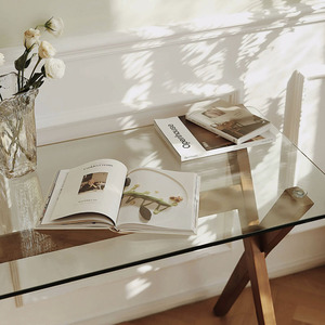 Tapa de vidrio templado y Escritorio de Marco entrecruzado de madera Instalación rápida mesa de computadora de oficina en casa - Product Image 4