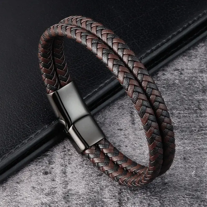 Mode européenne personnalisée bijoux simples faits à la main en acier inoxydable fermoir magnétique bracelet en cuir tressé OT-102