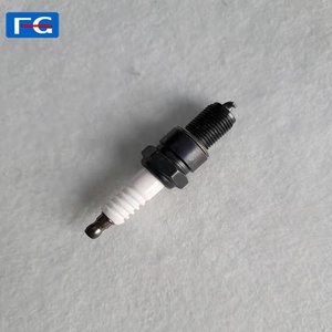 Piezas originales de coche, bujía automática de motor de coche, bujía automática R42XLS CR43TS, venta al por mayor para bujía de motor de coche - Product Image 4