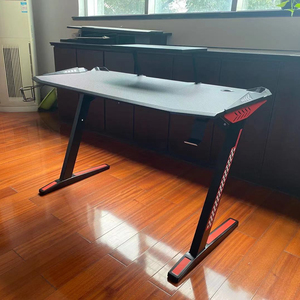 Mesa de juegos profesional tipo Z, escritorio de ordenador con hermoso estilo personalizado, MDF - Product Image 1