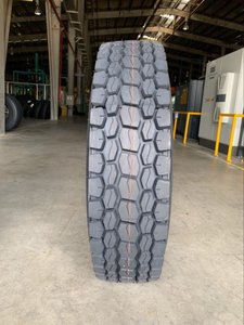 越南制造的美国市场工厂价格便宜的卡车轮胎295/75r22.5，11r22.5，11r22.5，285/75r22.5