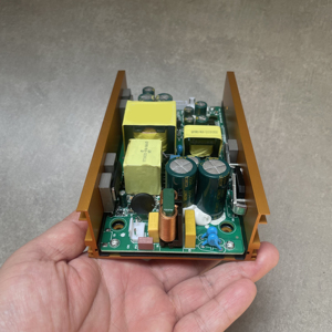 Mehrfacher Ausgang 52 V 10 A 12 V 2 A -12 V 0,5 A Verstärker Netzteil Schaltmodus SMPS-Stromversorgung