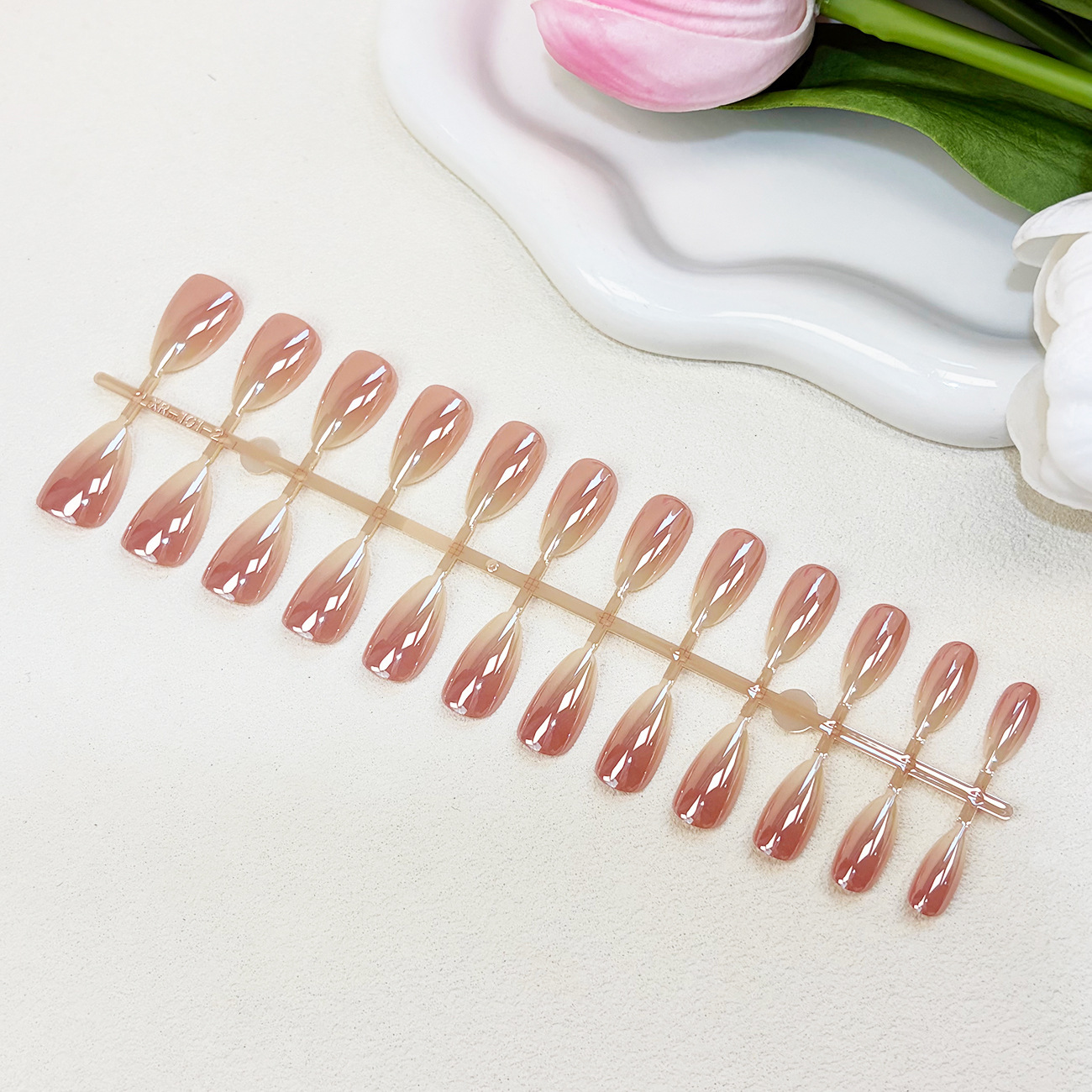 Red bean paste gradient nail art