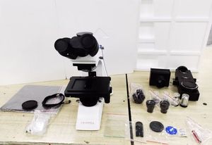 带液晶显示器的实验室廉价显微镜Optika三目显微镜