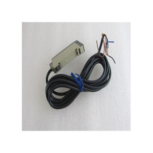 E2E-CR8B1 5M E2E系列接近传感器原装航空航天 - Product Image 1
