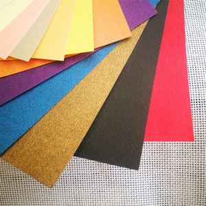 黒のメタリック紙を印刷するための高品質の250 Gsm両面真珠光沢メタリックシャイニングカラフルパールペーパーシート - Product Image 2