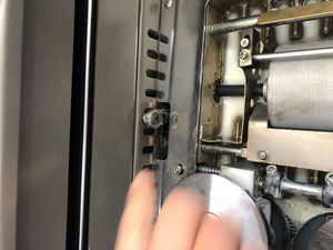 Интеллектуальная машина для переплета клея с преобразованием частоты А3. Патентная технология управления переменной частотой и переменной скоростью - Product Image 3
