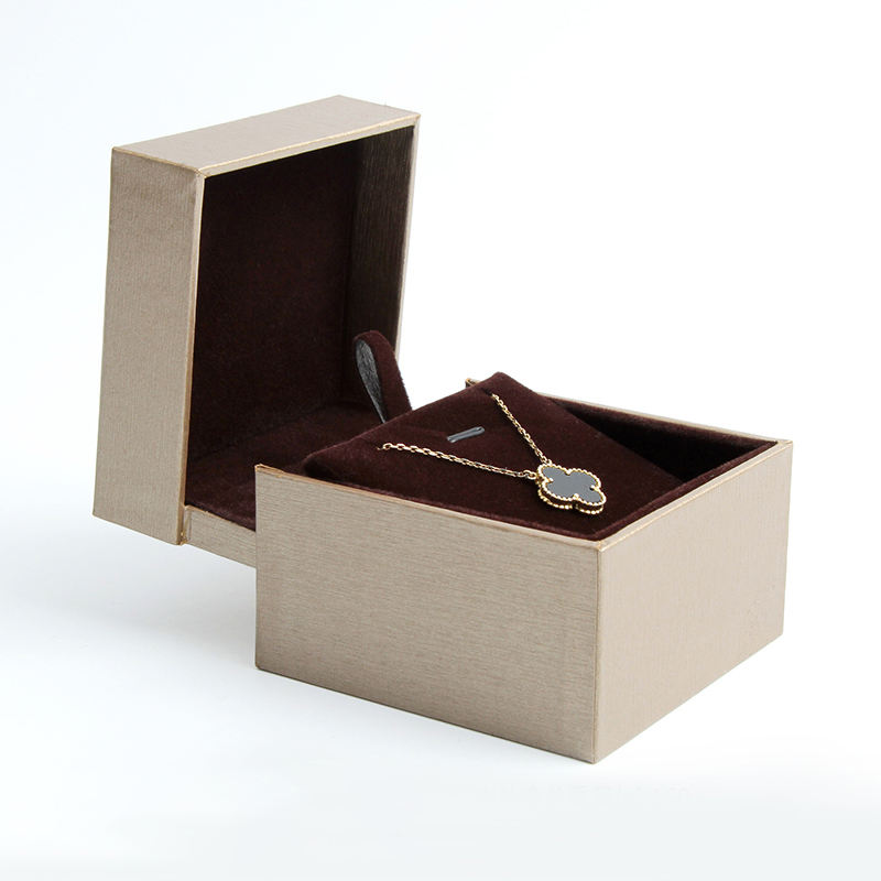 Gray Misplaced pendant box