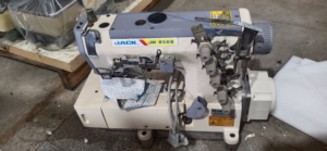 Gebruikt Sirubas F007 Interlock Naaimachine Voor Tape Binding Op T-shirt Polo Shirt Ondergoed Korte En Dus Op Heet Verkoop in 2022 - Product Image 5