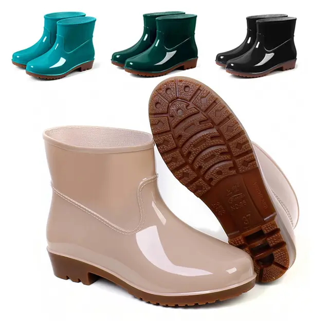 Yağmur çizmeleri kaymaz su geçirmez ayakkabı yeni kısa tüp düşük topuk PVC Tendon kalın alt artı kadife özellikleri dayanıklı düz renk PU