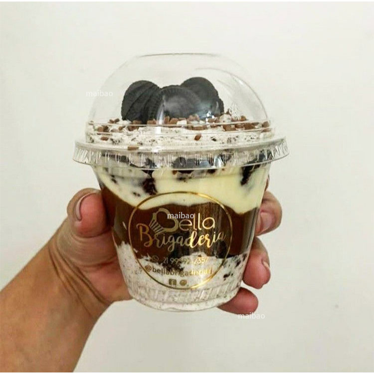 Gobelets jetables en plastique