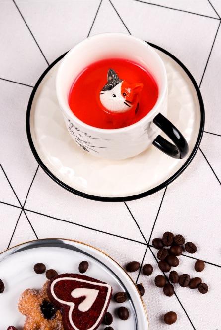 สีเทากับสีแดง